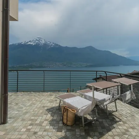 Blooms By The By Rent Apartment Gera Lario