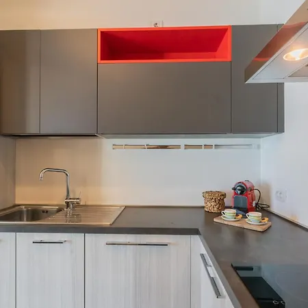 Blooms By The By Rent Apartment Gera Lario