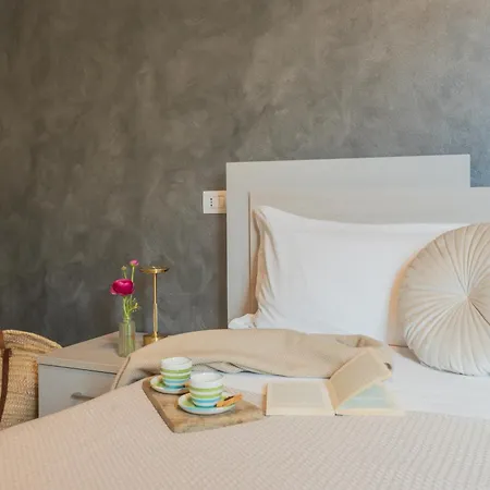Apartamento Blooms By The Gera Lario