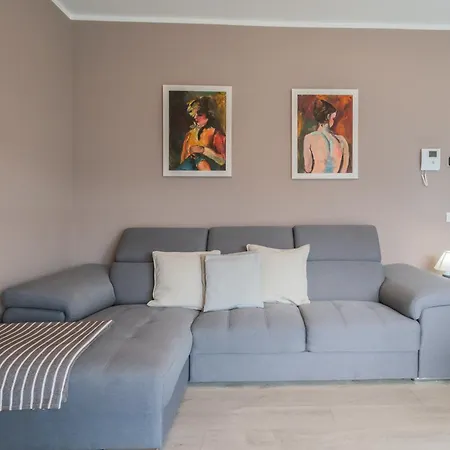 Blooms By The By Rent Apartment Gera Lario