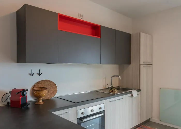 Blooms By The By Rent Джера-Ларио