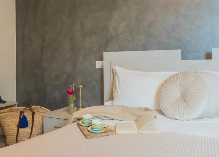 Апартаменты Blooms By The By Rent Джера-Ларио