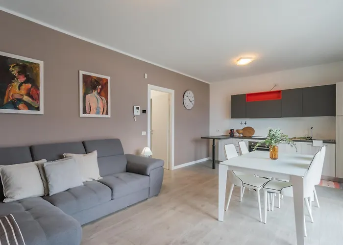 Апартаменты Blooms By The By Rent *