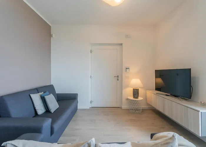 Blooms By The By Rent Апартаменты *