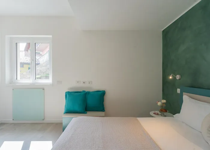 Апартаменты Blooms By The By Rent Джера-Ларио