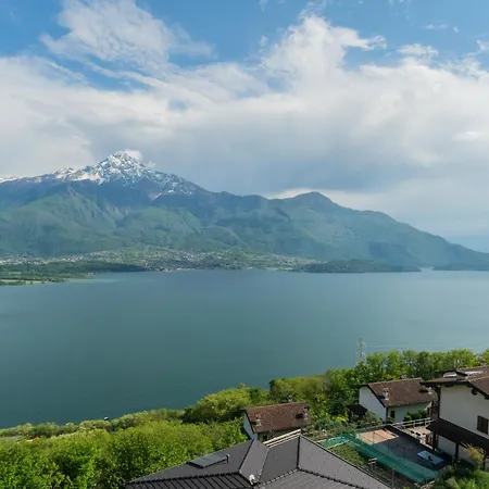 Apartment Blooms By The Gera Lario