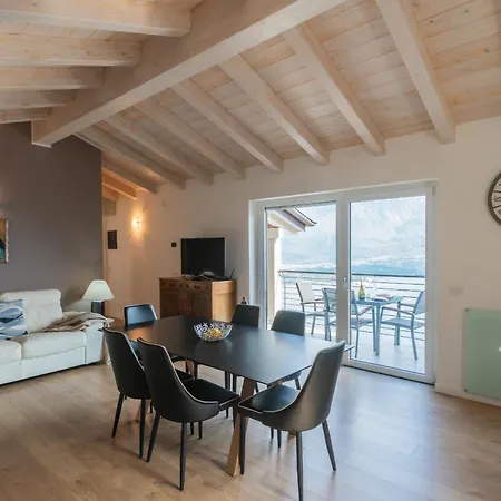 Blooms By The By Rent Gera Lario