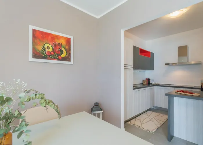 Blooms By The By Rent Апартаменты *