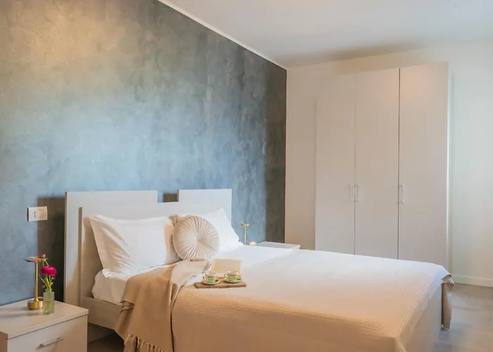 Апартаменты Blooms By The By Rent