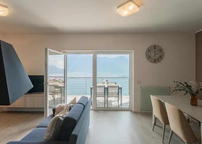 Blooms By The By Rent * Джера-Ларио