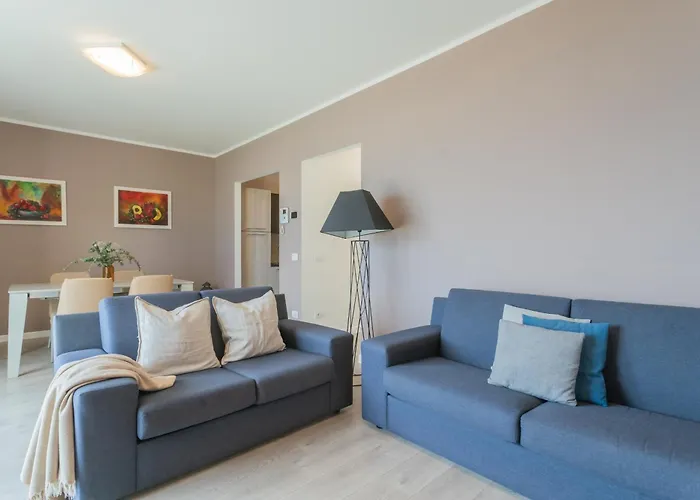 Апартаменты Blooms By The By Rent Джера-Ларио