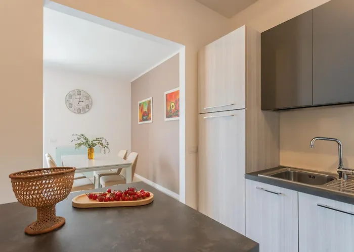 Blooms By The By Rent Джера-Ларио