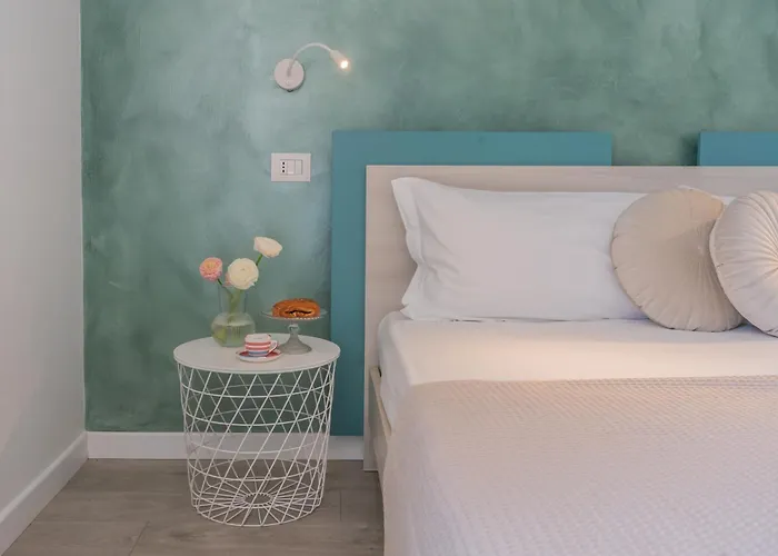 Blooms By The By Rent Апартаменты *