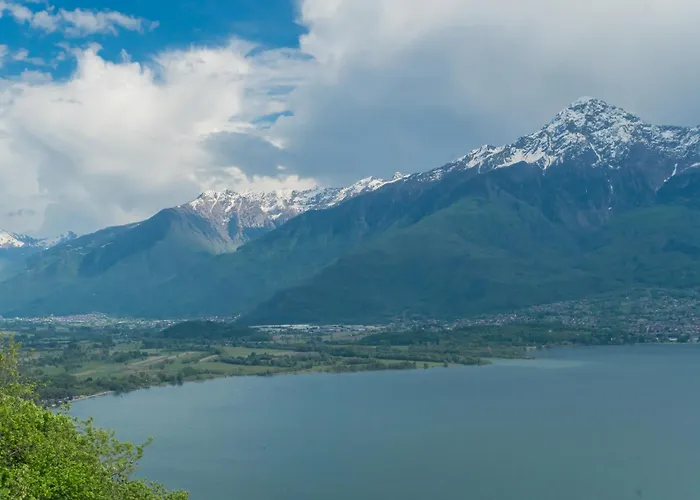 Апартаменты Blooms By The By Rent Джера-Ларио